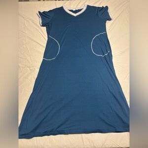 Ekouaer Blue Maxi Dress size large with pockets